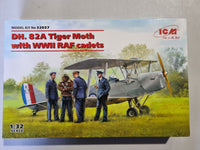 ICM 1:32 TIGER MOTH WITH CADETS